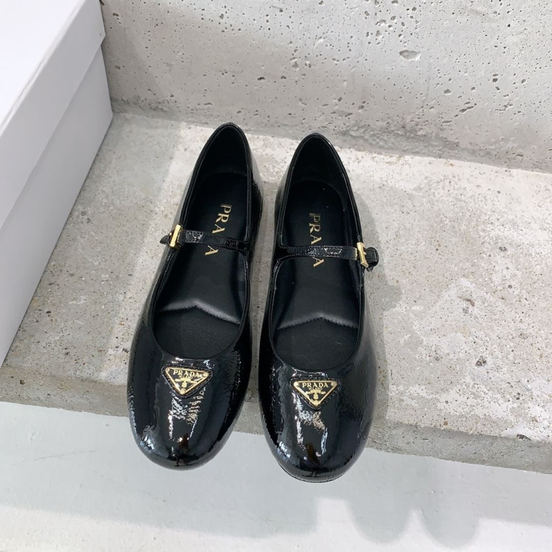 Pra*a flat shoes
